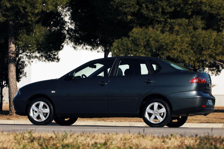  Seat Cordoba 2002 года  (фото 2 из 24)